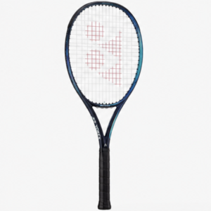 Raquette de tennis Yonex Ezone 98, conçue pour offrir un excellent équilibre entre puissance, contrôle et sensations. Son tamis précis et sa technologie avancée assurent une grande stabilité et une bonne prise d’effet. Idéale pour les joueurs de niveau intermédiaire à avancé.